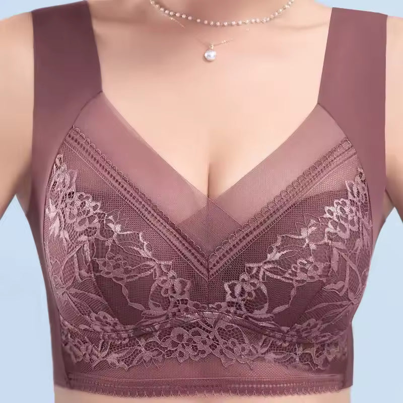 Lace bralette in soft fabric for everyday comfort